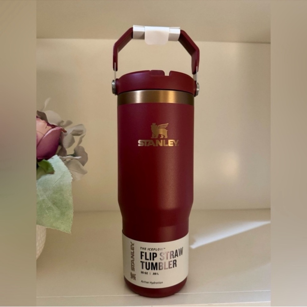 🎉LAST‎ PIECE🎉Stanley 30oz. IceFlow Tumbler with Flip Straw Glided Pomegranate - Picture 2 of 10